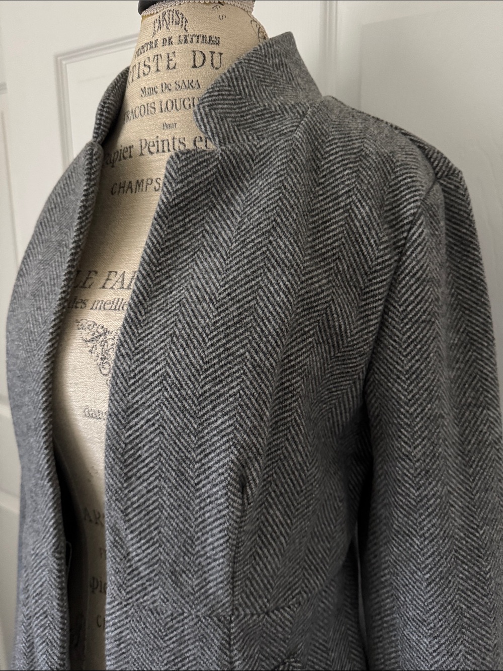 Womens Classic Gray Herringbone Women's Coat. Size Medium.